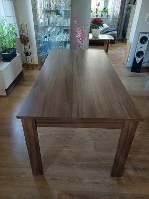 Schöner Esstisch abzugeben