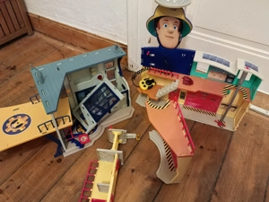 Feuerwehrmann Sam Station als Ersatzteillager Einzelteile