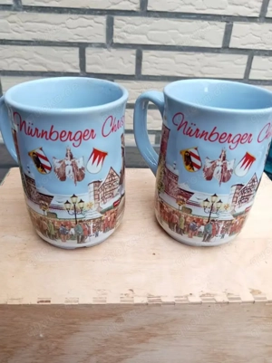 Zwei Nürnberger Christkindlesmarkt Glühweintasse 2011 Sammlund