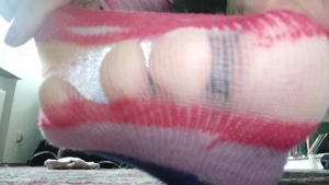 4 Wochen lang getragene Socken schnüffeln Real Termin durch Fetisch Latex Maske oder direkt 