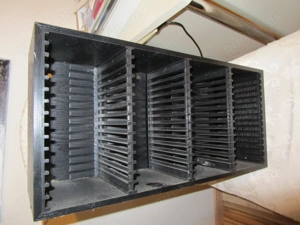 CD Box-Regal in schwarz  guterhalten