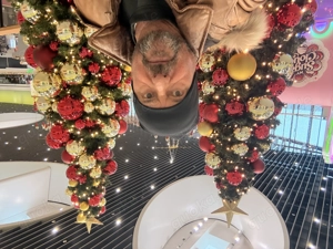 Suche mollige Frau die es liebt zärtlich gestreichelt,geküsst und lustvoll geleckt werden möchte 