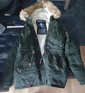 Schöne warme gefütterte Jacke 