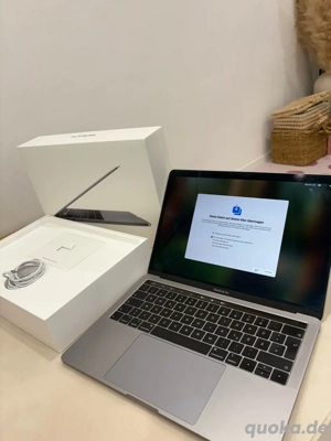 Apple MacBook Pro 13,3 Zoll (256GB SSD, Intel Core i5, 8GB RAM