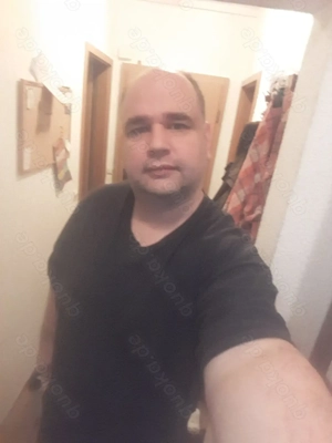 Er sucht Sie eine Frau für eine feste Beziehung