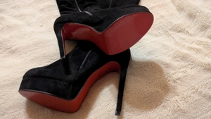 Overknee Stiefel abzugeben