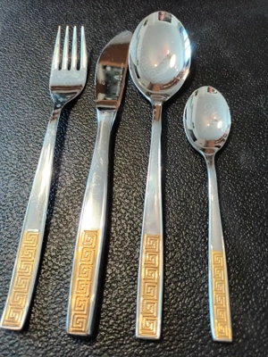 Komplettes Besteckservices