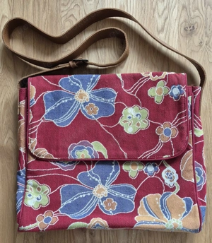 Umhängetasche Sander Bags & More   farbenfrohes Blumenmuster