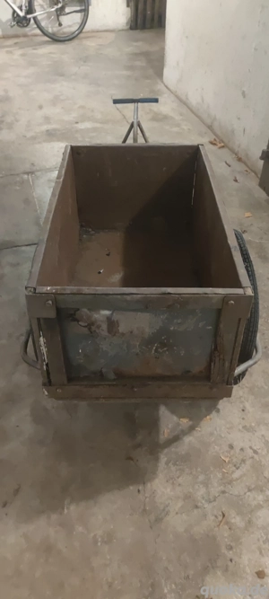 Moped Anhänger aus DDR Zeiten. 