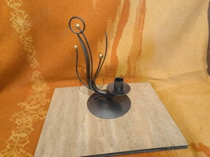 schöner Kerzenständer aus Metall