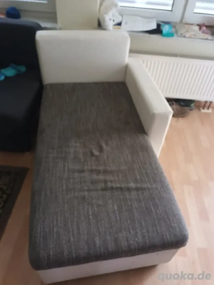 kautsch 2 teilig mit kasten zum ausziehenperfeckt für gäste ist noch  mit kissen zubehör 2 stück :)