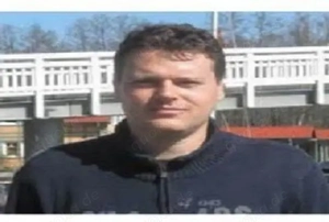 Gerne nochmal Zärtlichkeiten erleben. Suche SIE klein zierlich in Reizwäsche. Gerne auch etwas devot