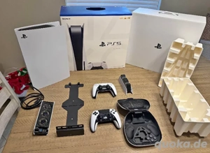 PlayStation 5 (Disc-Version)   Komplettpaket, exzellenter Zustand + 2 Controller, Wandhalterung und 