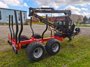 Rückewagen Forester FT-9 mit Forstkran FC-67L und Greifer FG-20 Bild 3