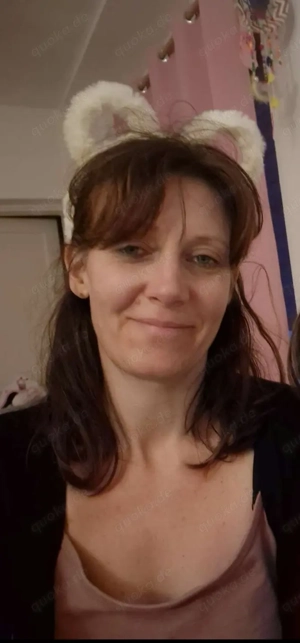 Pet Nicole sucht strenge Damen, Herren oder Paare