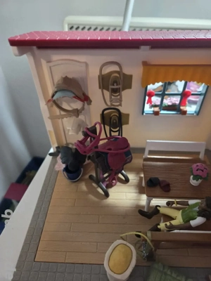 Schleich Sattelkammer 42591