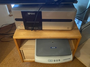 PC Schreibtisch mit komplettem PC und Windows XP Bild 3