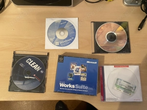 PC Schreibtisch mit komplettem PC und Windows XP Bild 7