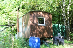 Neuwertiger Bauwagen (Tinyhouse, Spielhütte, Gartenhaus) mit Ofen