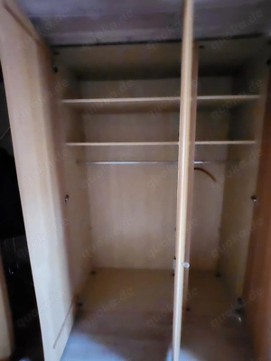 Schlaf-und Wohnzimmer zu Verkaufen 