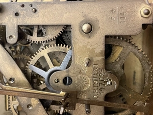 Regulator Wanduhr Antik 1900 mit Schlüssel Jugendstil Bild 7