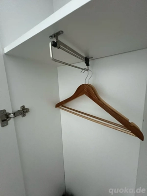 Elegante weiße Garderobe mit Spiegel - Top Zustand Bild 2