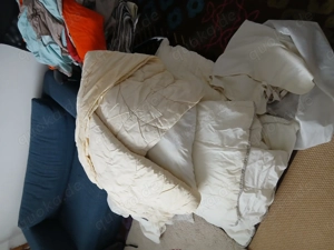 diverse gebrauchte Bettwäsche, Bettdecken, Kissen sowie Kissenbezüge