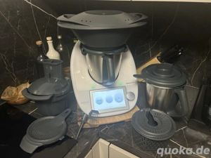 thermomix tm6 mit viel Zubehör und in guter zustand. 