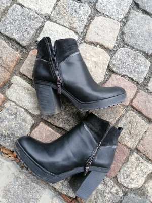 Käsige Stiefel - für alle die auf abgenutzte Intensität stehen! 