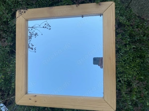 Spiegel in sehr schönem, massivem Holzrahmen