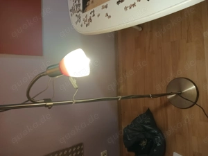 Biete euch hier eine Retroleuchte mit Leseleuchte und Deckenfluter.