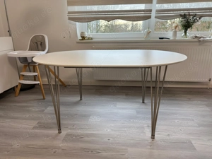 Moderner Esstisch in Weiß 