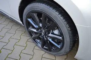 Mazda 3 2.5L e-SKYACTIV G 140ps 6MT FWD Homura Bild 4