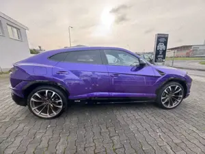 Lamborghini Urus S"Viola Mithras-Nero Ade Acrapovich Bild 3