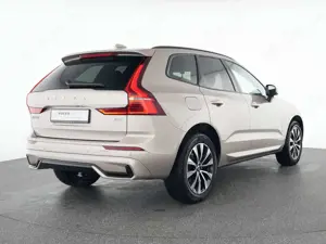 Volvo XC60 B4 Diesel Plus Dark 19"+VOLL-LED+HK+ACC Bild 2