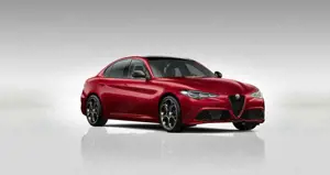 Alfa Romeo Giulia 2.0 16V AT8-Q4 INTENSA Panorama