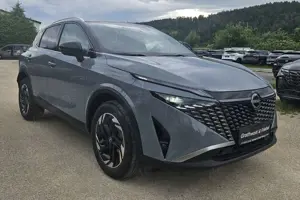 Nissan Qashqai DIG-T MHEV Xtronic N-Connecta Winter Komfort 2 Far Bild 3