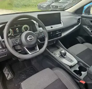 Nissan Qashqai DIG-T MHEV Xtronic N-Connecta Winter Komfort 2 Far Bild 5