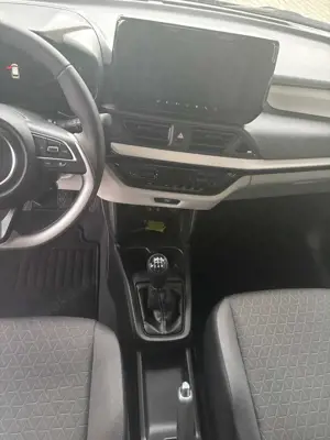 Suzuki Swift Swift 1.2 Dualjet Hybrid Allgrip MT Comfort Bild 4