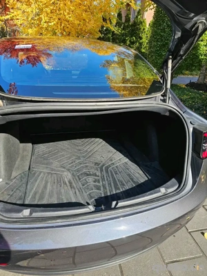 Tesla model 3  Bild 2
