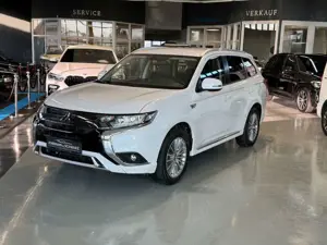 Mitsubishi Outlander Outlander 2.4 4WD PlugIn Hybrid Spirit AHK+Rfkam
