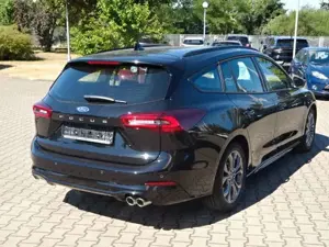 Ford Focus ST-Line Kombi 1.5L EcoBlu AHK BO ErgoSitz Bild 5