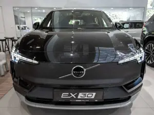 Volvo EX30 Cross Country Performance AWD Ultra 360° Bild 3