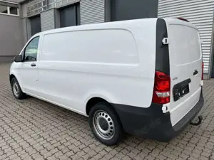 Mercedes-Benz Vito Vito 114 CDI 4x4 Kasten Extral. AUTOM.+KLIMA+DAB Bild 4