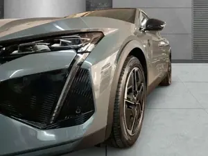 Peugeot 408 GT Hybrid 6-AT El. Panodach Surrounding Premium-Pa Bild 4