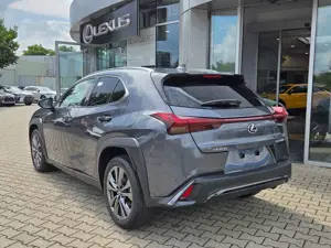 Lexus UX 300h F Sport Design Bild 3