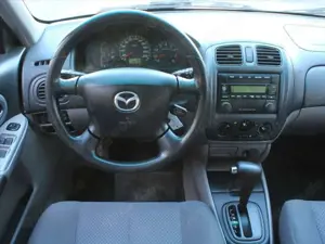 Mazda 323 F 5-tür Autom-Getriebe 1.Hd -ohne TÜV- Bild 5