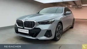 BMW 520 d A xDrive Tou M-Sport,Pano,AHK,DAProf,Autom