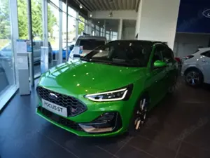 Ford Focus 2.3 Ecoboost Turnier Autom. ST X +Panoramadach