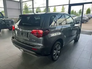 Suzuki Vitara 1.4 Comfort Facelift Navi LED Kamera ACC SitzHZG K Bild 4